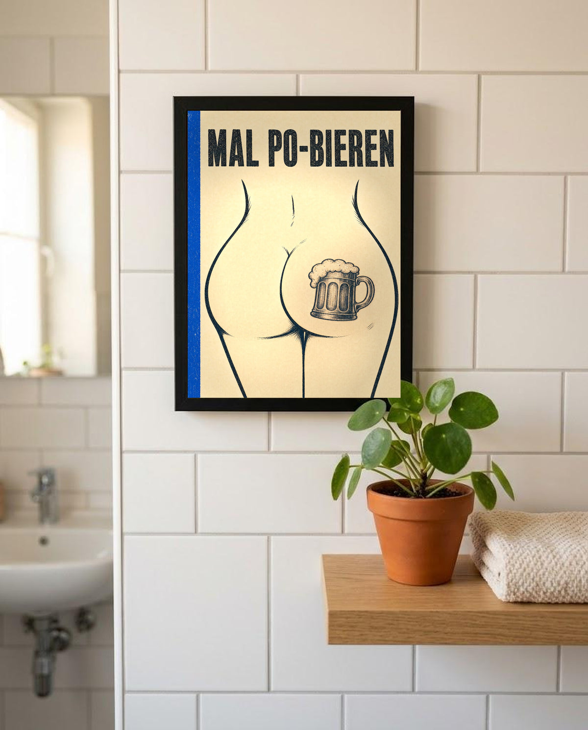 Das Poster mit Rahmen im Badezimmer