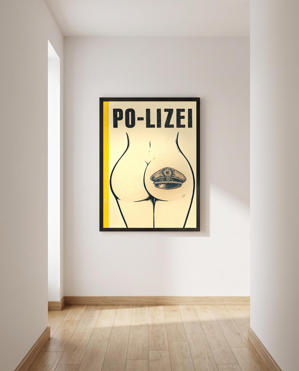Das Poster mit Rahmen in einem hellen Flur