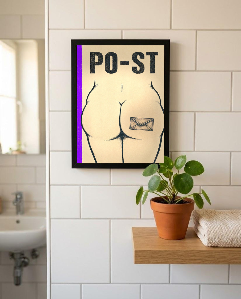 Das Poster mit Rahmen im Badezimmer