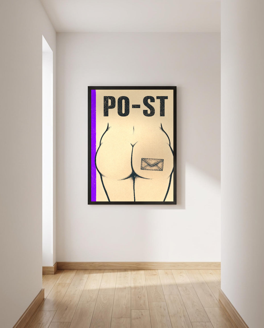 Das Poster mit Rahmen in einem hellen Flur