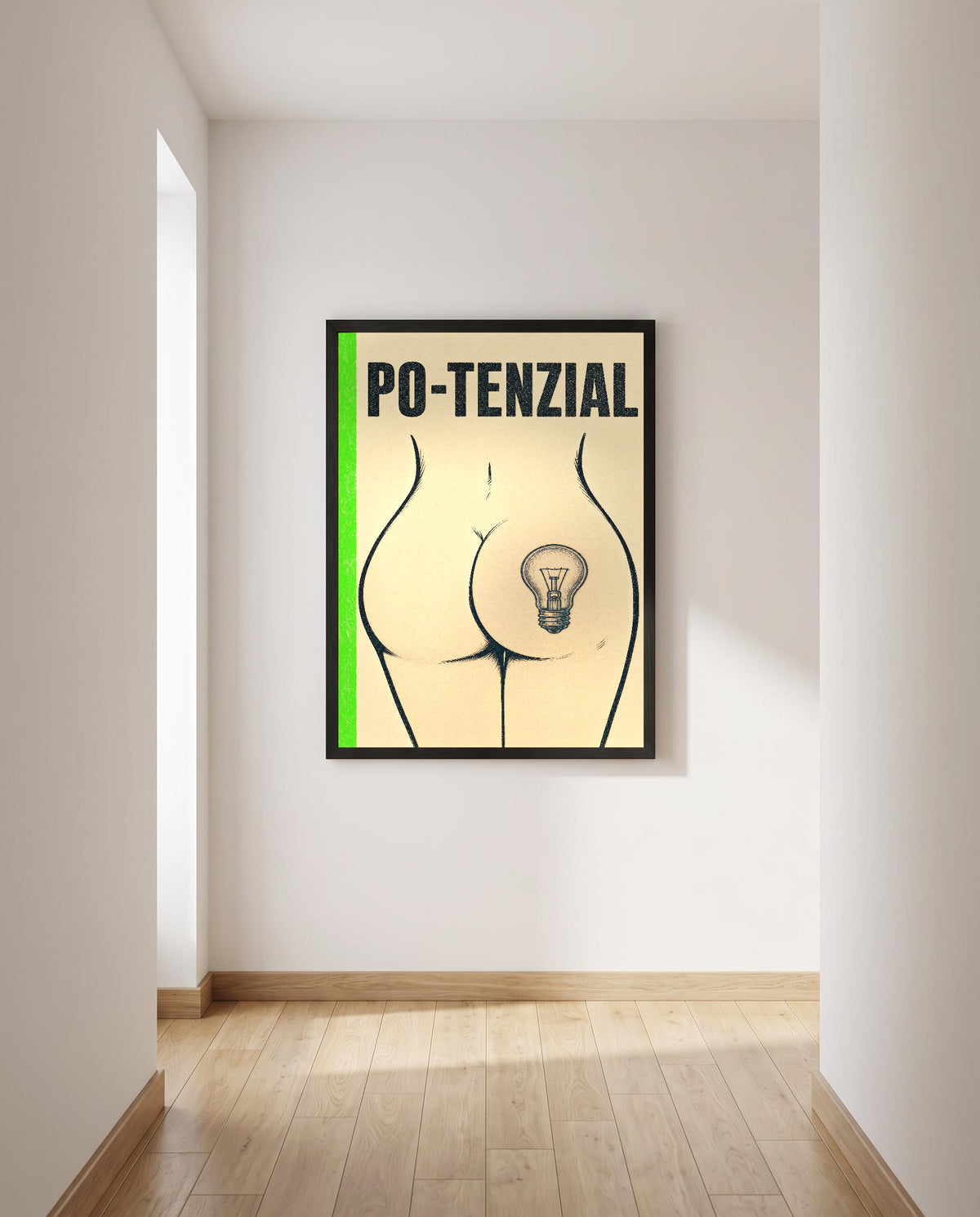 Das Poster mit Rahmen in einem hellen Flur
