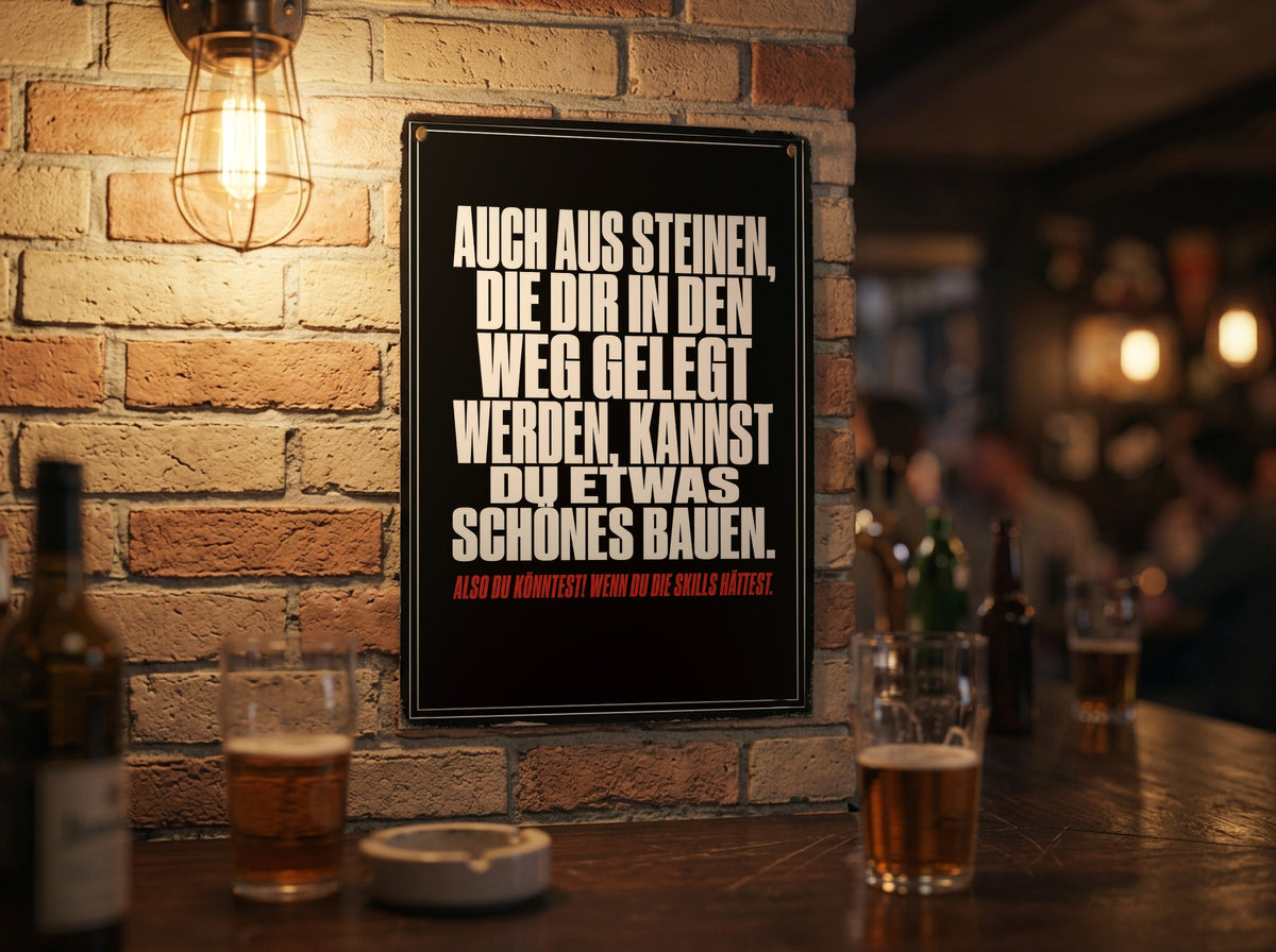 Das Poster an einer Backsteinwand in einer Kneipe