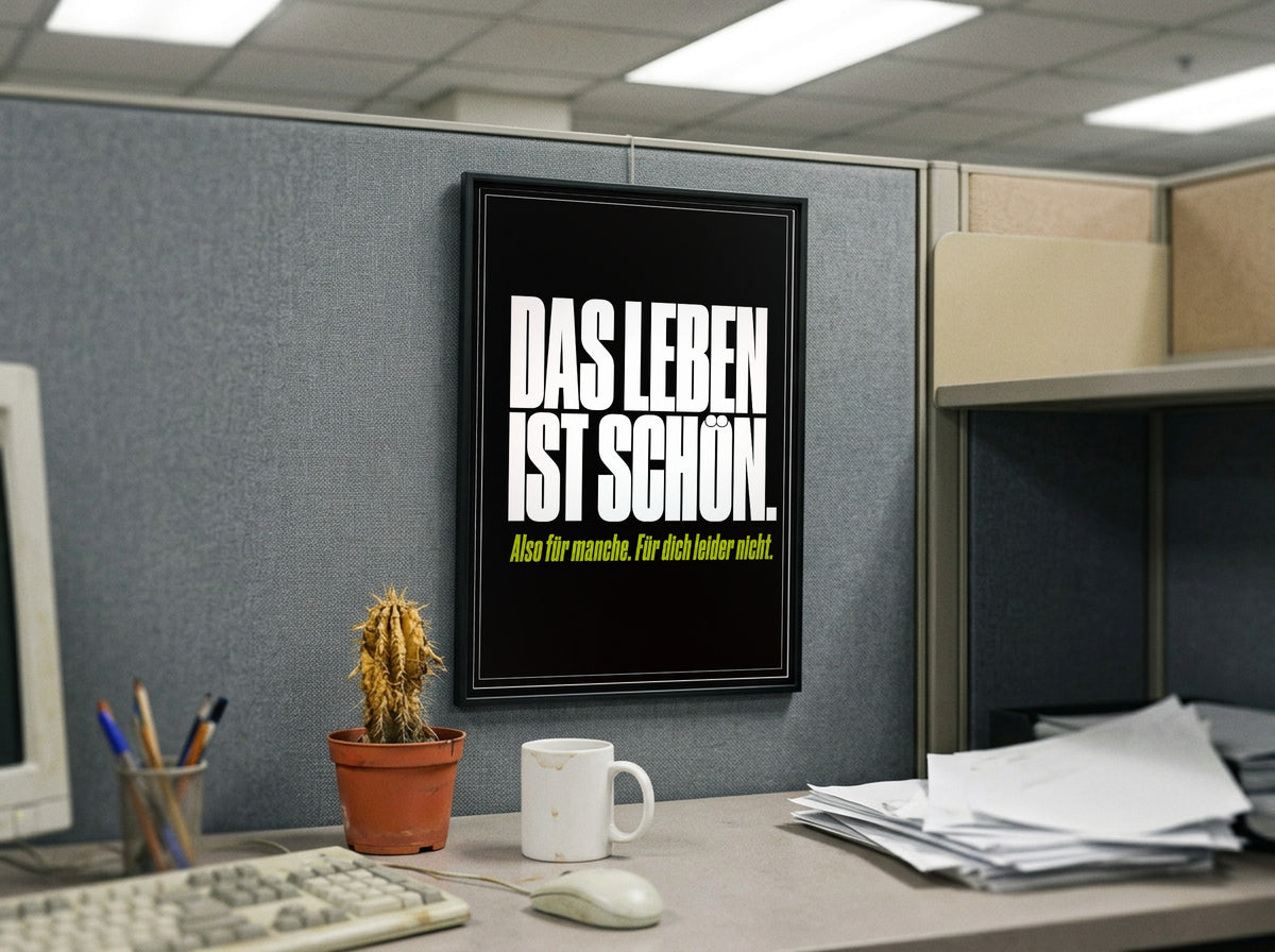 Das Poster gerahmt in einem Büro-Cubicle