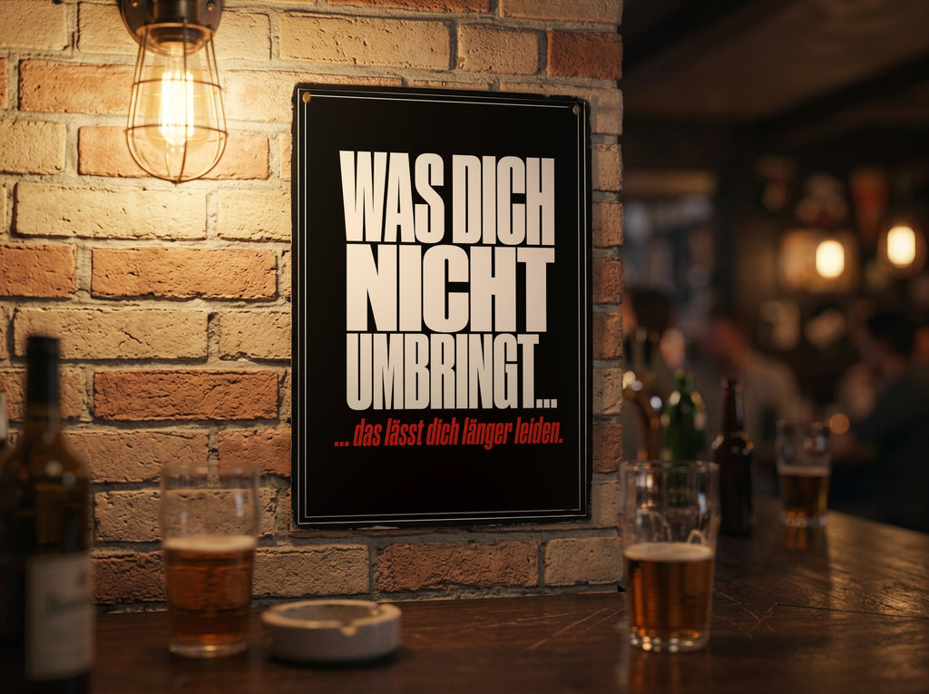 Das Poster an einer Backsteinwand in einer Kneipe